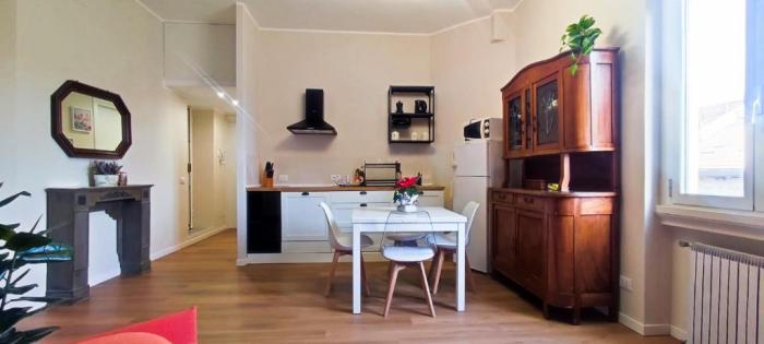 2 Bedroom Gem Near Milano Centrale Fast Wi Fi Kademy House Camera foto