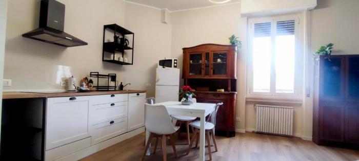 2 Bedroom Gem Near Milano Centrale Fast Wi Fi Kademy House Camera foto