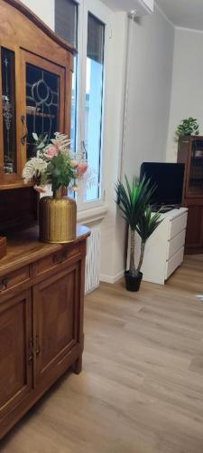 2 Bedroom Gem Near Milano Centrale Fast Wi Fi Kademy House Camera foto