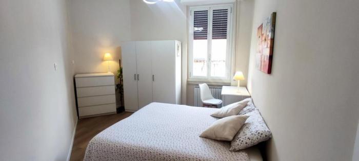 2 Bedroom Gem Near Milano Centrale Fast Wi Fi Kademy House Camera foto