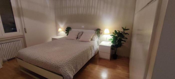 2 Bedroom Gem Near Milano Centrale Fast Wi Fi Kademy House Camera foto